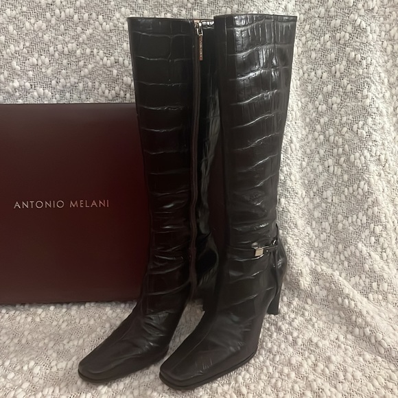 Chocolate brown crocodile boots for the Fall - Picture 6 of 15